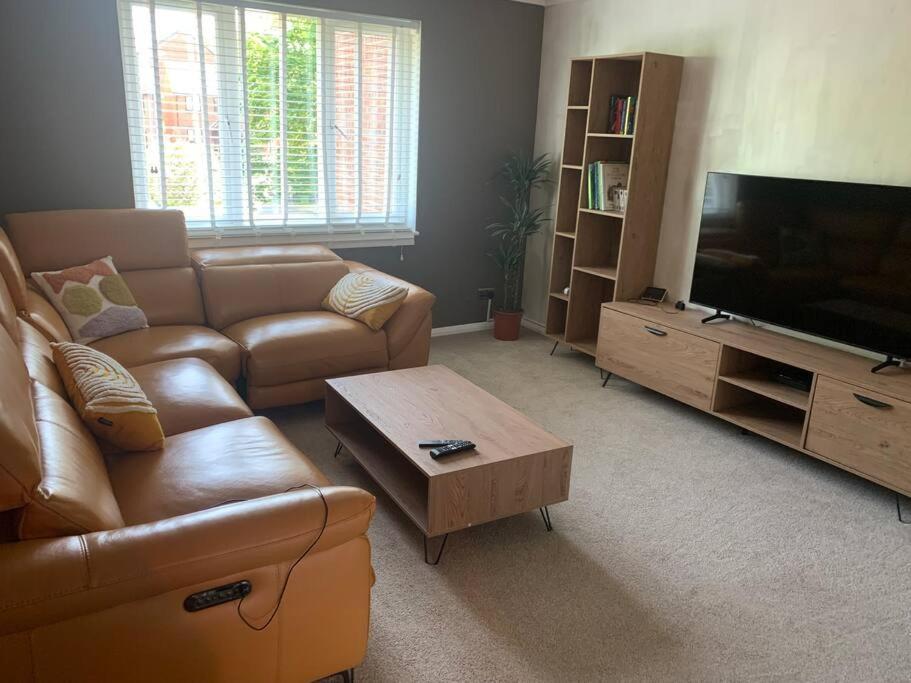 Send Cosy One Bed Flat Free Parking 아파트 외부 사진